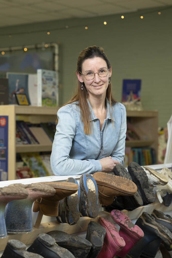 Jacquelien in het schoolgebouw